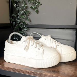 SO Compelling Women’s Platform Sneakers